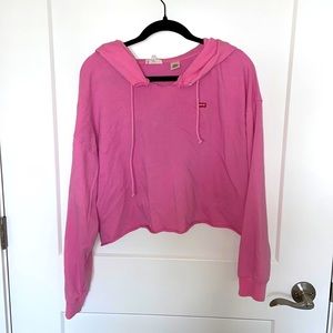 Cropped Pink Levi’s hoodie